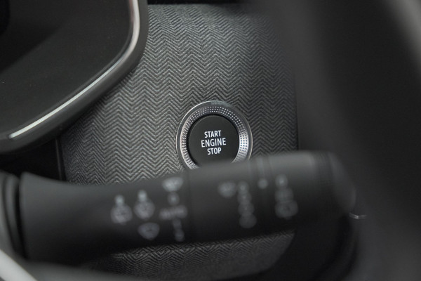 Renault Clio TCe 90 Techno | 360 Camera | Adaptieve Cruise Control | 9.3 Inch Groot Scherm