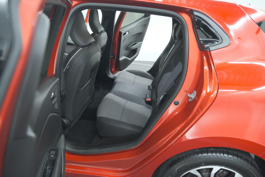 Renault Clio TCe 90 GPF Techno | 360 Camera | Adaptieve Cruise Control | 9.3 Inch Groot Scherm