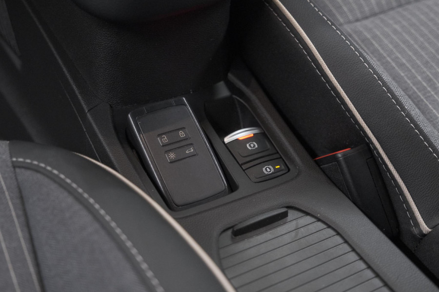 Renault Clio TCe 90 GPF Techno | 360 Camera | Adaptieve Cruise Control | 9.3 Inch Groot Scherm