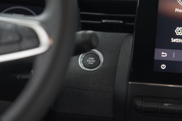 Renault Clio TCe 90 GPF Techno | 360 Camera | Adaptieve Cruise Control | 9.3 Inch Groot Scherm