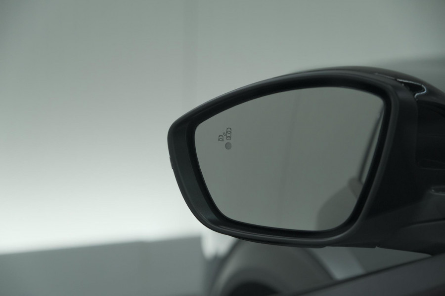 Peugeot 2008 Hybrid 136 e-DCS6 Allure | 360 Camera | Adaptieve Cruise Control | Dodehoekdetectie | Apple Carplay