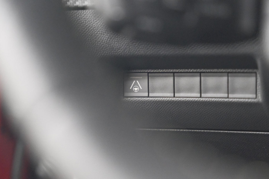 Peugeot 2008 PureTech 130 EAT8 GT | 360 Camera | Stoelmassage | Adaptieve Cruise Control | Dodehoekdetectie