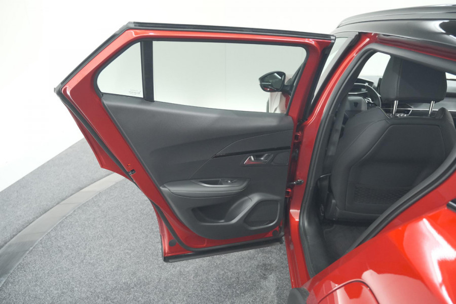 Peugeot 2008 PureTech 130 EAT8 GT | 360 Camera | Stoelmassage | Adaptieve Cruise Control | Dodehoekdetectie