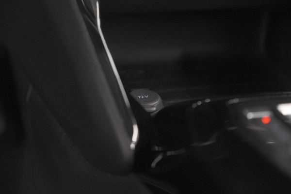 Peugeot 208 Hybrid 110 e-DCS6 Allure | Stoelverwarming | Apple Carplay | Parkeersensoren
