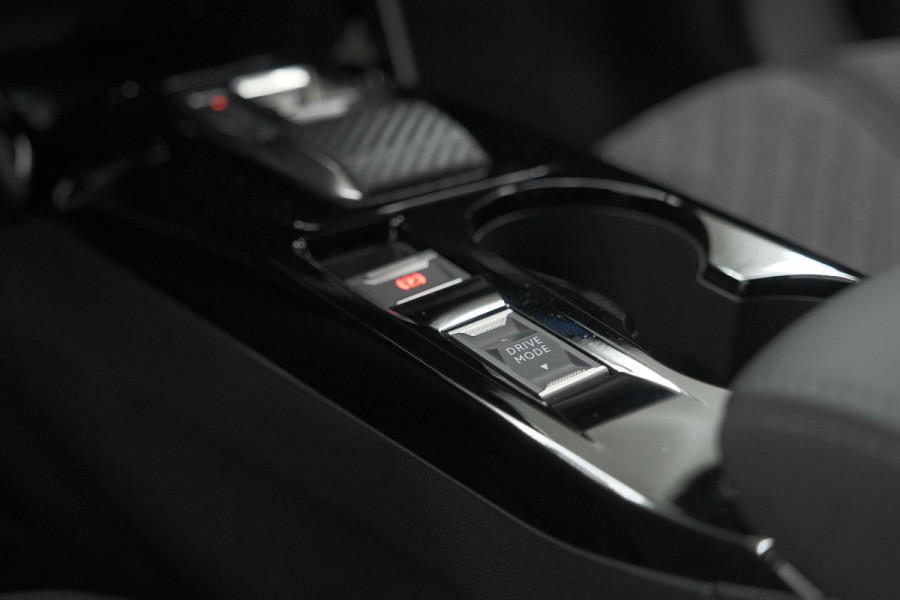 Peugeot 2008 Hybrid 145 e-DCS6 Allure | 360 Camera | Adaptieve Cruise Control | Dodehoekdetectie | Navigatie