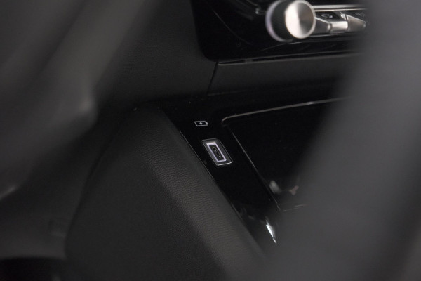 Peugeot 2008 Hybrid 145 e-DCS6 Allure | 360 Camera | Adaptieve Cruise Control | Dodehoekdetectie | Navigatie