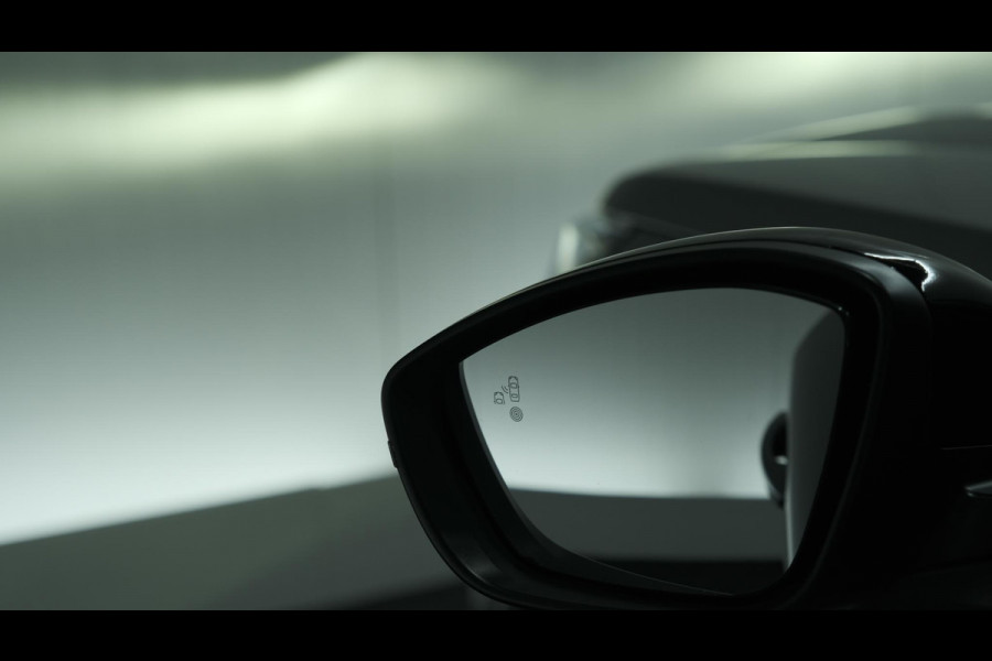 Peugeot 2008 PureTech 130 EAT8 Allure | 360 Camera | Dodehoekdetectie | Stoelverwarming | Apple Carplay