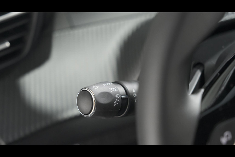 Peugeot 2008 PureTech 130 EAT8 Allure | 360 Camera | Dodehoekdetectie | Stoelverwarming | Apple Carplay