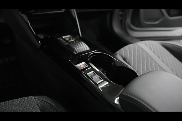 Peugeot 2008 PureTech 130 EAT8 Allure | 360 Camera | Dodehoekdetectie | Stoelverwarming | Apple Carplay