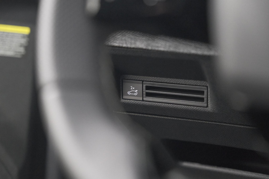 Peugeot 3008 1.2 Hybrid 145 GT | Elektrische Kofferklep | Camera | Stoelverwarming | Navigatie