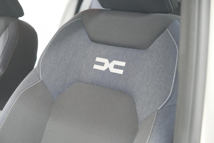 Dacia Duster Mild Hybrid 130 Expression | Camera | Stoelverwarming | Apple Carplay | Navigatie