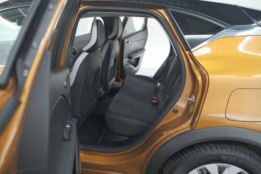 Renault Captur 1.6 E-Tech Plug-in Hybrid 160 Intens | Allseason Banden | Apple Carplay | Parkeersensoren