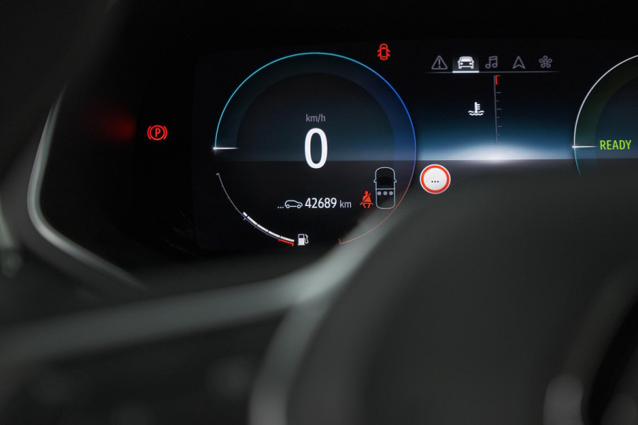 Renault Captur 1.6 E-Tech Plug-in Hybrid 160 Intens | Allseason Banden | Apple Carplay | Parkeersensoren