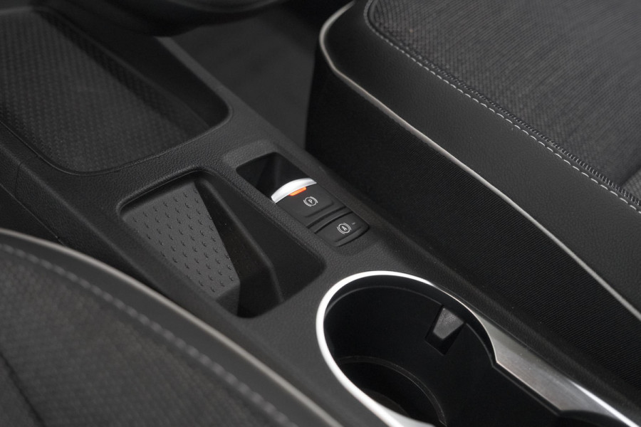 Renault Captur 1.6 E-Tech Plug-in Hybrid 160 Intens | Allseason Banden | Apple Carplay | Parkeersensoren