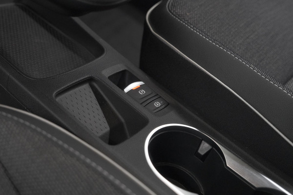 Renault Captur 1.6 E-Tech Plug-in Hybrid 160 Intens | Allseason Banden | Apple Carplay | Parkeersensoren