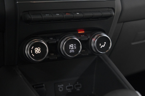 Renault Captur 1.6 E-Tech Plug-in Hybrid 160 Intens | Allseason Banden | Apple Carplay | Parkeersensoren