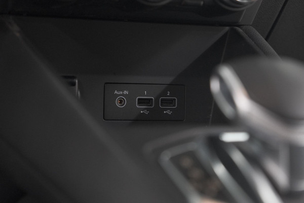 Renault Captur 1.6 E-Tech Plug-in Hybrid 160 Intens | Allseason Banden | Apple Carplay | Parkeersensoren