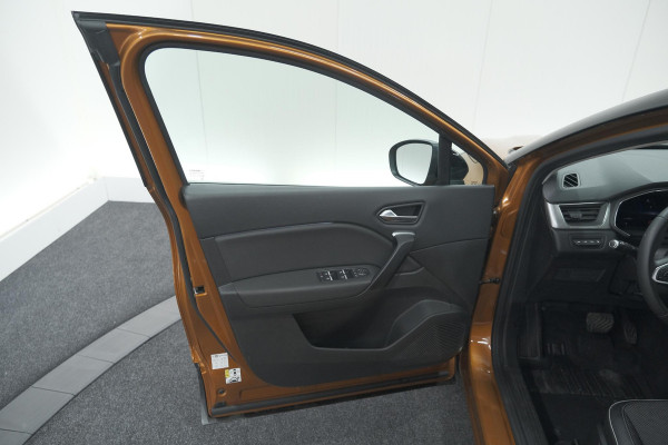 Renault Captur 1.6 E-Tech Plug-in Hybrid 160 Intens | Allseason Banden | Apple Carplay | Parkeersensoren