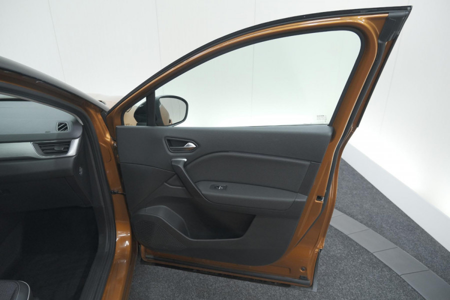 Renault Captur 1.6 E-Tech Plug-in Hybrid 160 Intens | Allseason Banden | Apple Carplay | Parkeersensoren