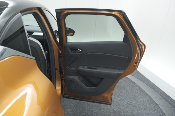 Renault Captur 1.6 E-Tech Plug-in Hybrid 160 Intens | Allseason Banden | Apple Carplay | Parkeersensoren