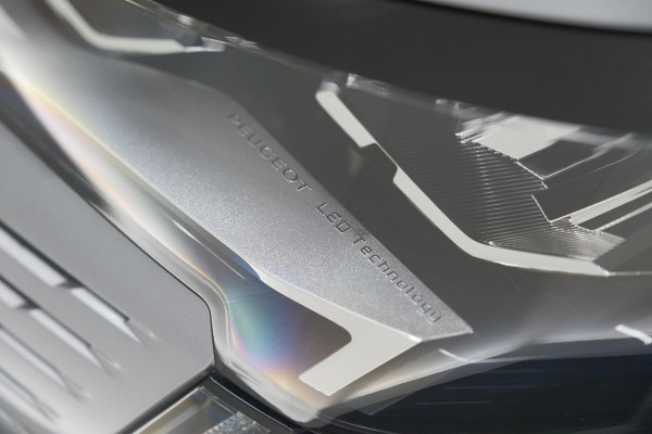 Peugeot 3008 1.6 HYbrid 225 Blue Lease Allure | Camera | Adaptieve Cruise Control | Dodehoekdetectie | Allseason Banden