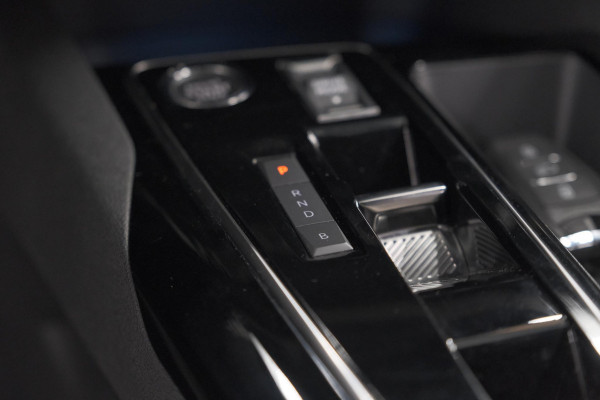 Peugeot 3008 1.6 HYbrid 225 Blue Lease Allure | Camera | Adaptieve Cruise Control | Dodehoekdetectie | Allseason Banden