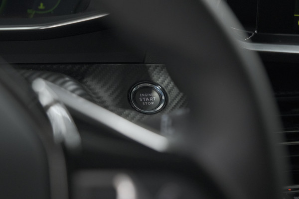 Peugeot 2008 PureTech 130 Allure Pack | Adaptieve Cruise Control | Stoelverwarming | Camera | Apple Carplay