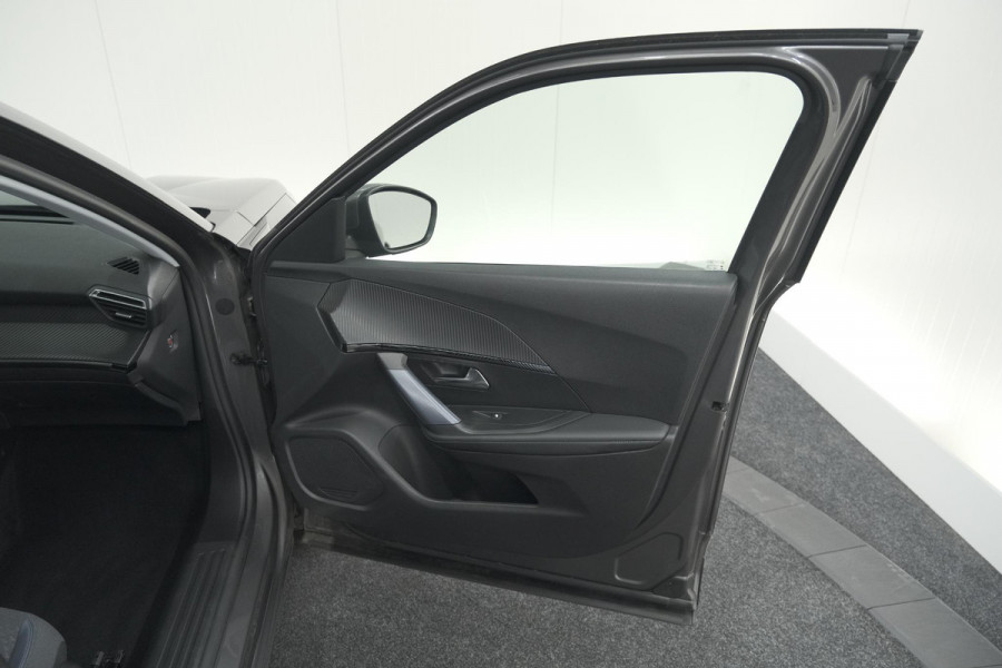 Peugeot 2008 PureTech 130 Allure Pack | Adaptieve Cruise Control | Stoelverwarming | Camera | Apple Carplay
