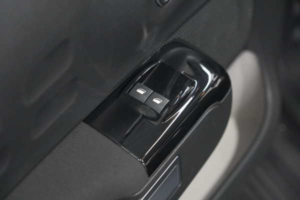 Citroën C3 PureTech 110 EAT6 C-Series | Apple Carplay | Parkeersensoren | Climate Control