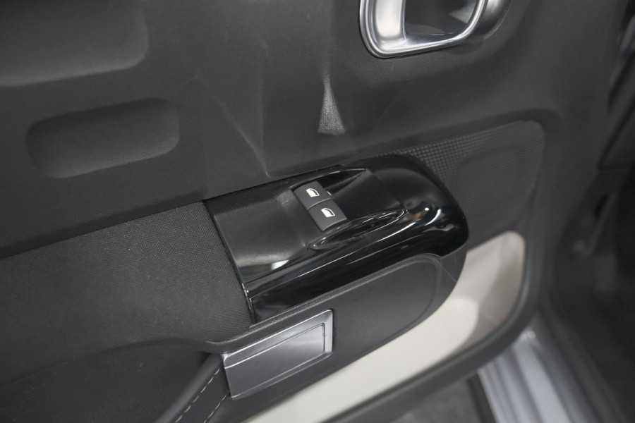 Citroën C3 PureTech 110 EAT6 Max | Apple Carplay | Parkeersensoren | Climate Control | 16 Inch Lichtmetalen Velgen