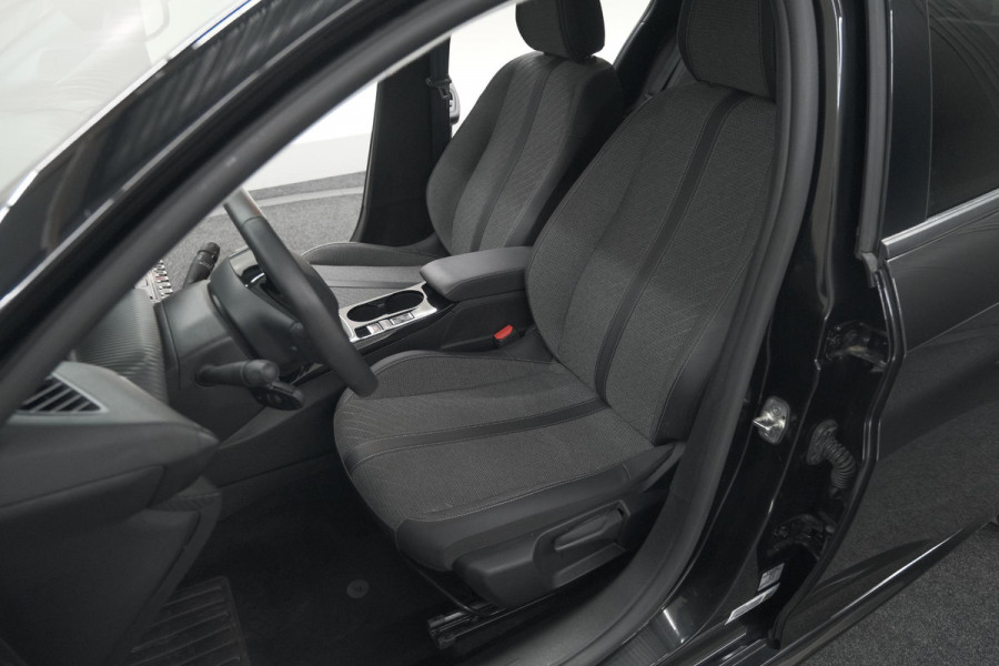 Peugeot 208 PureTech 100 Allure | Parkeersensoren | Navigatie | Apple Carplay