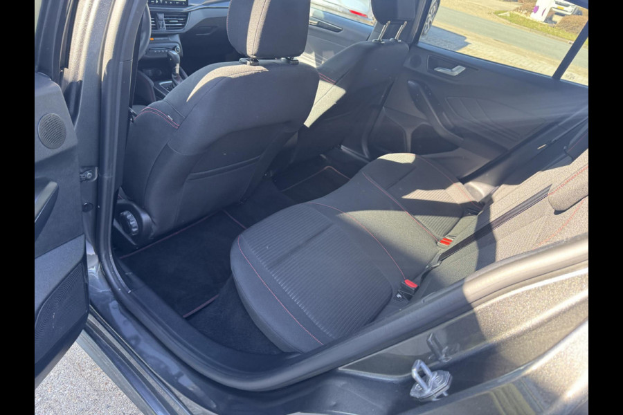 Ford FOCUS Wagon 1.0 EcoBoost Hybrid ST Line X 155pk | AGR-stoelen | Winterpack | Driver Assistance pack | Orig. NL auto