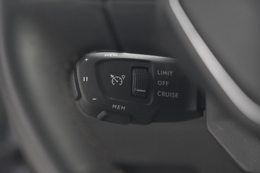 Peugeot 5008 PureTech 130 EAT8 Active Pack | 7 Zitplaatsen | Camera | Apple Carplay | Parkeersensoren