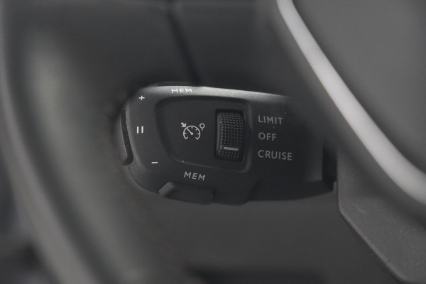 Peugeot 5008 PureTech 130 EAT8 Active Pack | 7 Zitplaatsen | Camera | Apple Carplay | Parkeersensoren