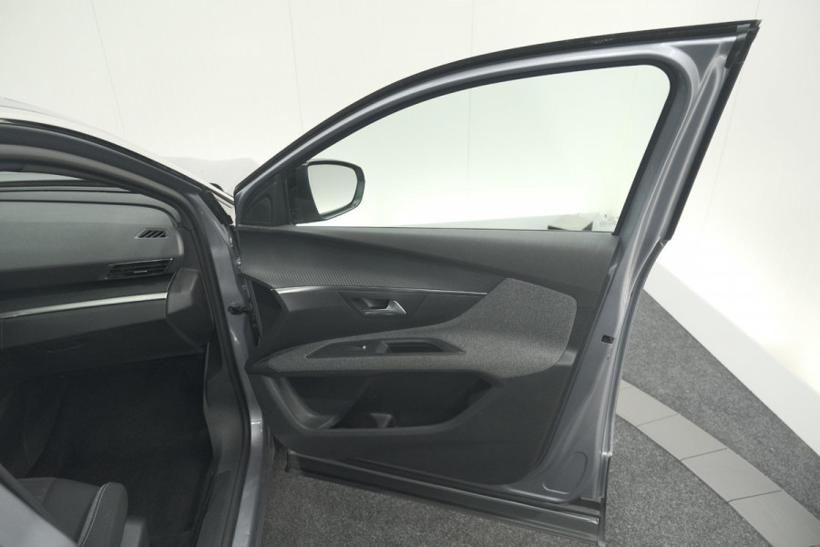 Peugeot 5008 PureTech 130 EAT8 Active Pack | 7 Zitplaatsen | Camera | Apple Carplay | Parkeersensoren