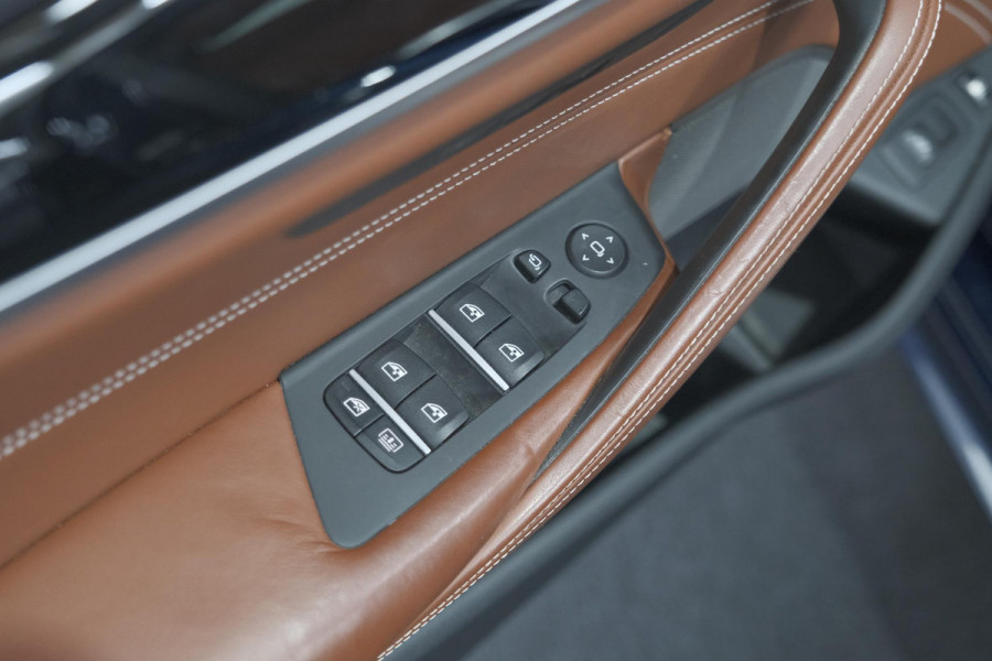 BMW 5 Serie 545e xDrive Business Edition Plus | M Sportpakket | Driving Assistant Professional | Harman Kardon Surround Sound System