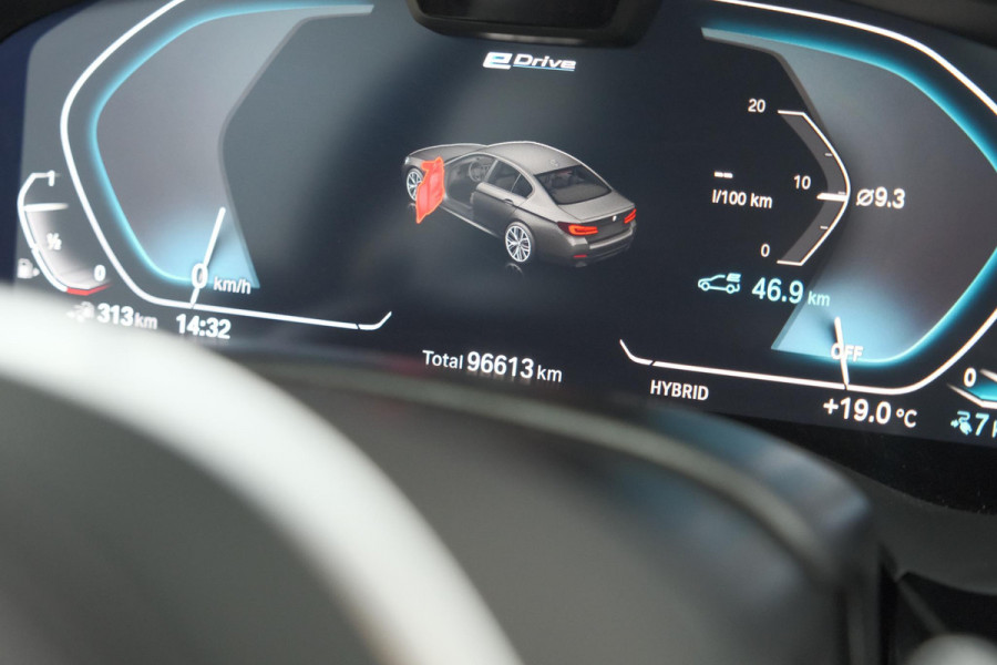 BMW 5 Serie 545e xDrive Business Edition Plus | M Sportpakket | Driving Assistant Professional | Harman Kardon Surround Sound System