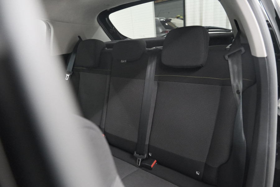 Citroën C3 PureTech 110 EAT6 Max | Apple Carplay | Parkeersensoren | 16 Inch Lichtmetalen Velgen