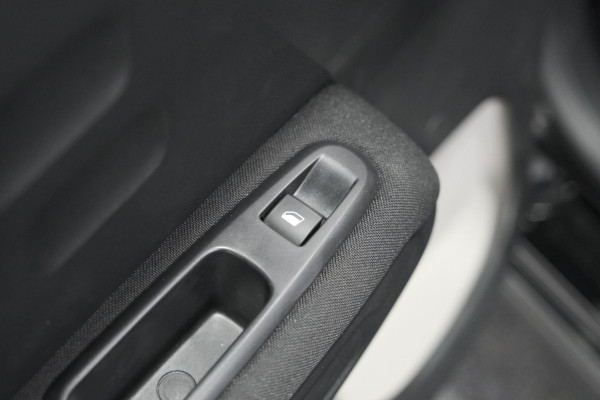 Citroën C3 PureTech 110 EAT6 Max | Apple Carplay | Parkeersensoren | 16 Inch Lichtmetalen Velgen