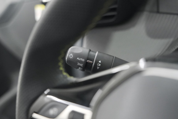 Peugeot 208 PureTech 100 GT Dark Edition | Camera | Navigatie | Apple Carplay | Parkeersensoren