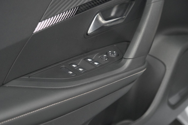 Peugeot 2008 PureTech 100 Allure | Camera | Navigatie | Parkeersensoren | Apple Carplay
