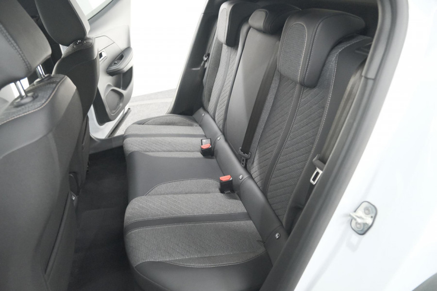 Peugeot 2008 PureTech 100 Allure | Camera | Navigatie | Parkeersensoren | Apple Carplay