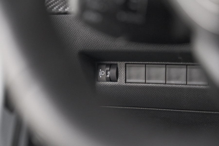 Peugeot 2008 PureTech 100 Allure | Camera | Navigatie | Parkeersensoren | Apple Carplay