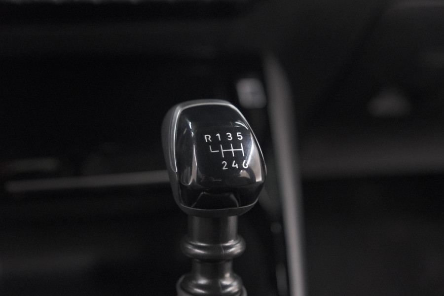 Peugeot 2008 PureTech 100 Allure | Camera | Navigatie | Parkeersensoren | Apple Carplay