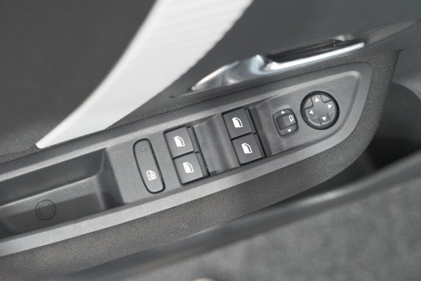 Citroën C4 Puretech 130 Plus | Camera | Apple Carplay | Parkeersensoren