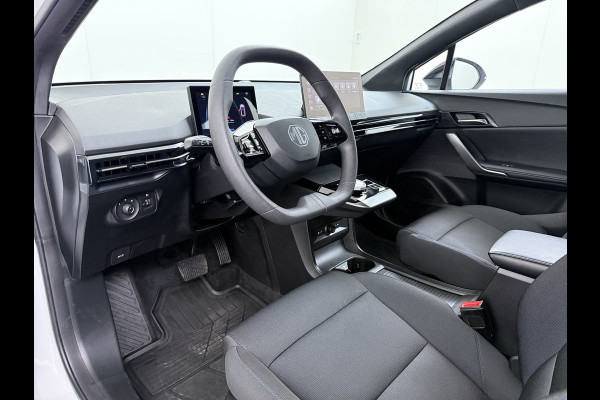 MG Mg4 electric 51kWh LFP AccuApple Carplay Android Auto Pdc Adap.Cruise Ecc Rijstrooksensor Led Bluetooth DAB Isofix File assistent Verkeersbord detectie SOH 92% € 30.000 nieuw!