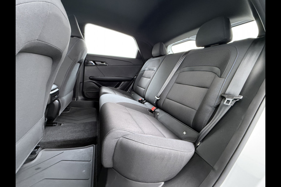 MG Mg4 electric 51kWh LFP AccuApple Carplay Android Auto Pdc Adap.Cruise Ecc Rijstrooksensor Led Bluetooth DAB Isofix File assistent Verkeersbord detectie SOH 92% € 30.000 nieuw!