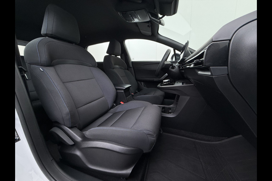 MG Mg4 electric 51kWh LFP AccuApple Carplay Android Auto Pdc Adap.Cruise Ecc Rijstrooksensor Led Bluetooth DAB Isofix File assistent Verkeersbord detectie SOH 92% € 30.000 nieuw!