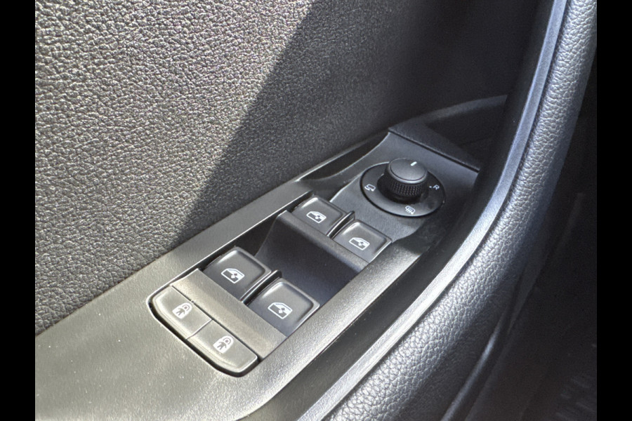 Škoda Superb Combi iV 218PK DSG HYBRID BUSINESS CAMERA/NAVI/STUURVERW.