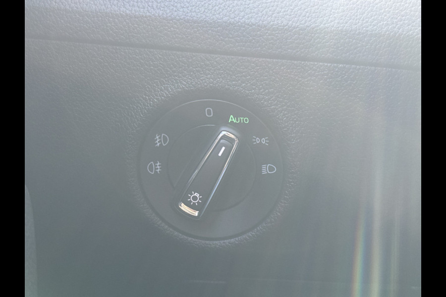 Škoda Superb Combi iV 218PK DSG HYBRID BUSINESS CAMERA/NAVI/STUURVERW.